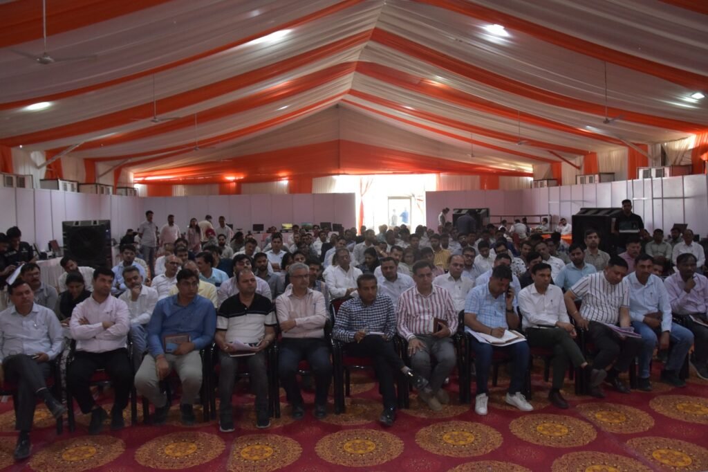 प्रधानमंत्री के कार्यक्रम में गणमान्य व्यक्तियों के लिए नियुक्त लाइजनिंग अधिकारियों की बैठक