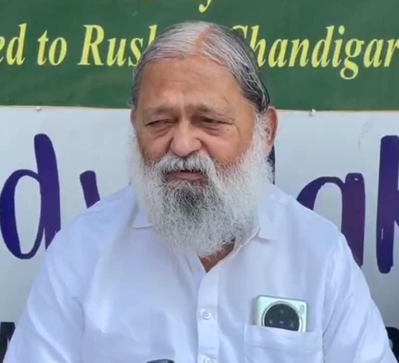 “चैनलों पर बार-बार खतरे के सायरन न बजाएं, जिससे कि लोगों को समय पर सुरक्षा के कदम उठाने में संदेह हो सकता है” – ऊर्जा मंत्री अनिल विज