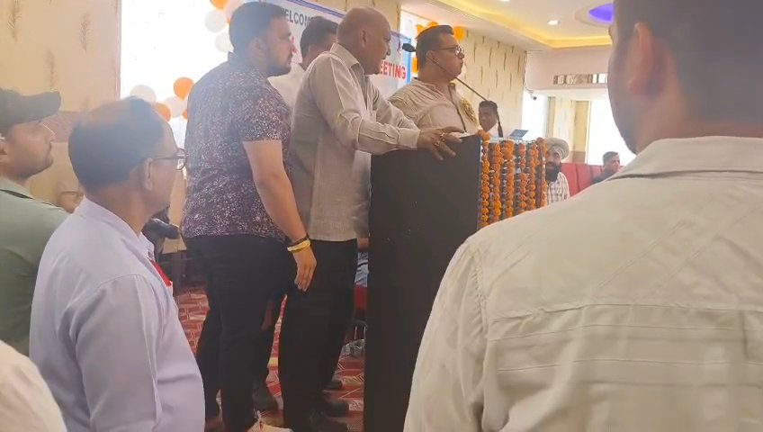 द पोस्टल एंड आर एम एस एम्पलाइज कॉपरेटिव बैंक की वार्षिक आम सभा सिया वाटिका में हुईं संपन्न।