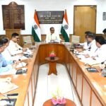 केंद्रीय मंत्री शिवराज सिंह चौहान ने उच्चस्तरीय बैठक कर की प्रधानमंत्री ग्राम सड़क योजना की समीक्षा