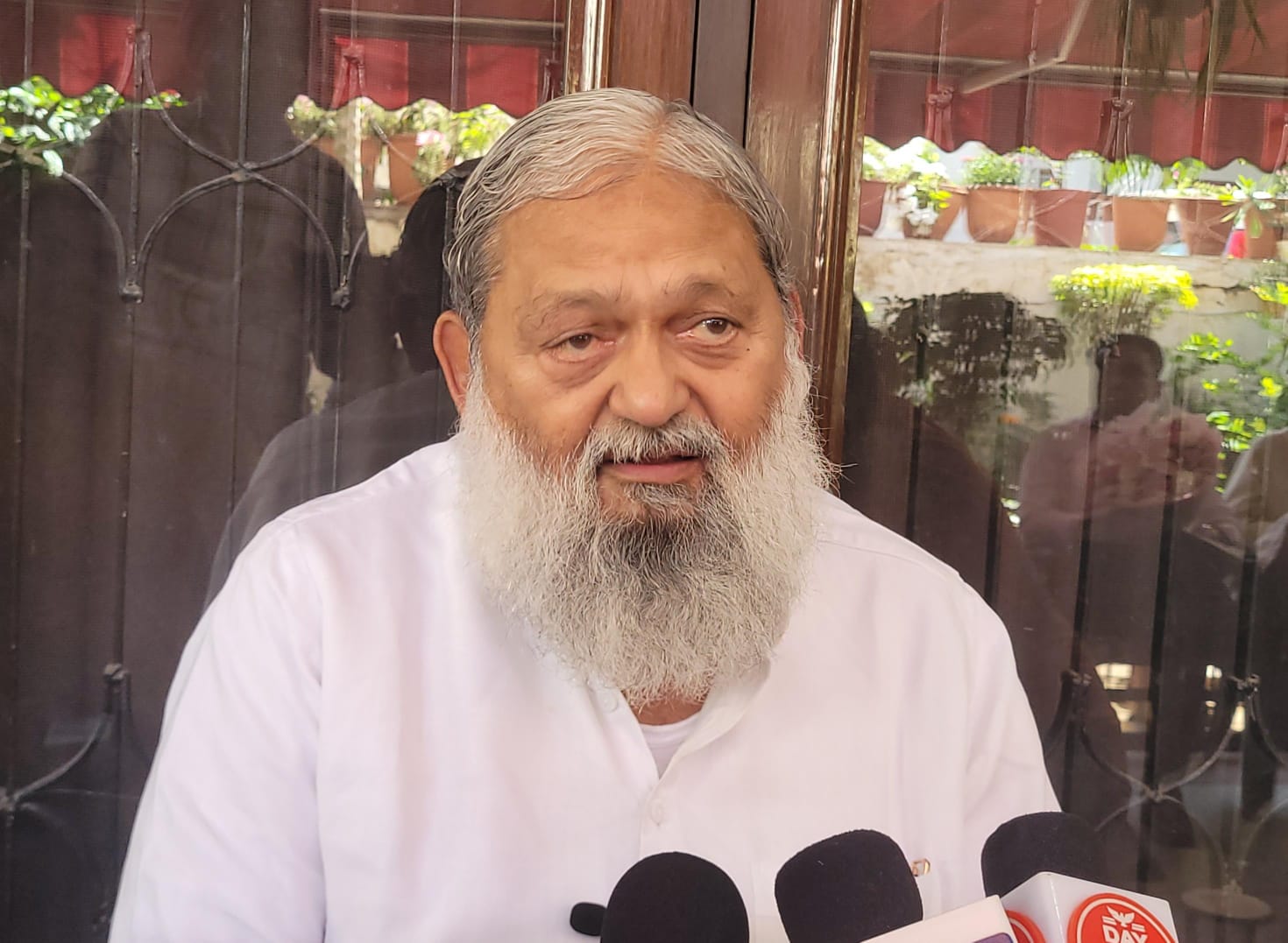 ऊर्जा मंत्री अनिल विज ने चंडीगढ़ ब्लास्ट की निंदा की, आरोपियों को किया जाएगा जल्द ही गिरफ्तार